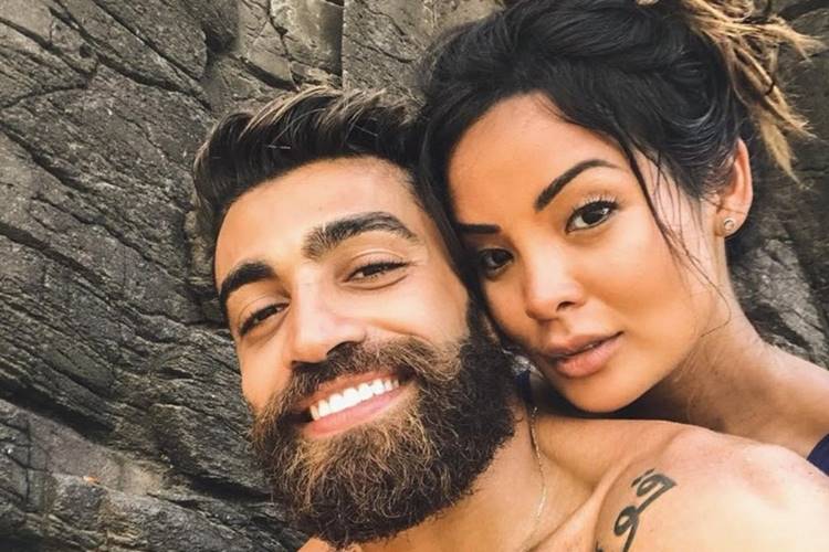 Pela segunda vez, chega ao fim o namoro de Carol Nakamura e Steffan Menah