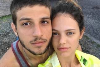 Chay Suede e Laura Neiva