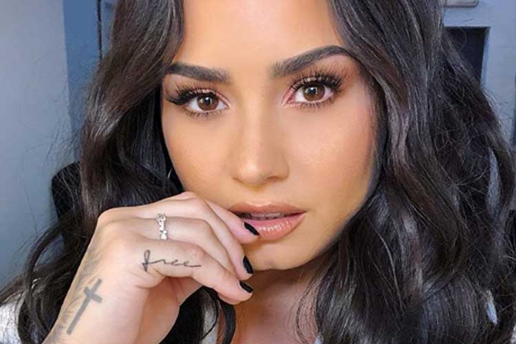 Demi Lovato aparece após 3 meses de reabilitação e surpreende com atitude