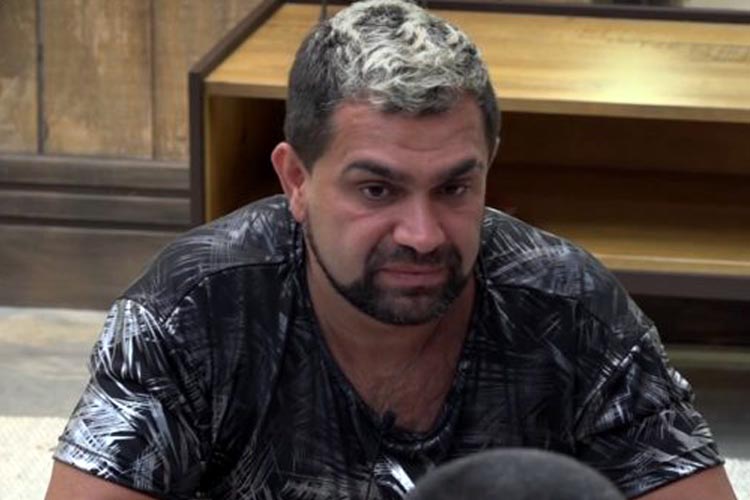 A Fazenda 10: Evandro Santo critica peão e afirma: ‘Vai ter muita dificuldade na vida’