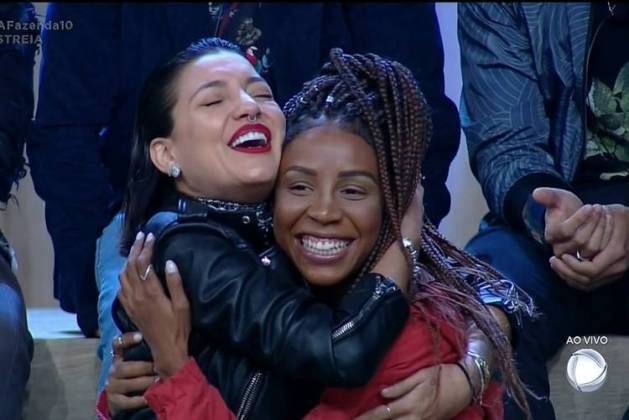 Gabi e Luane (Foto: reprodução PlayPlus)