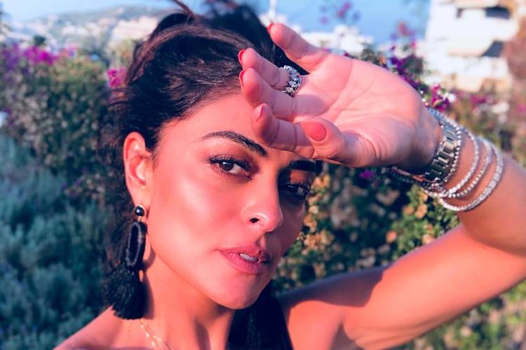 Juliana Paes relembra viagem e fãs se assustam com foto