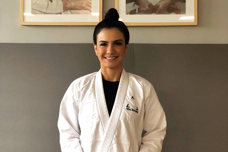 Kyra Gracie anuncia saída da TV Globo para se dedicar a projeto