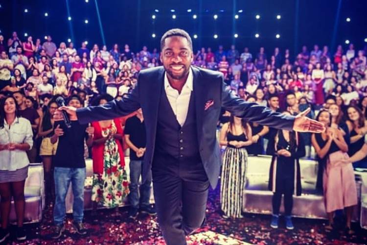 Lázaro Ramos faz agradecimento após festa de 40 anos