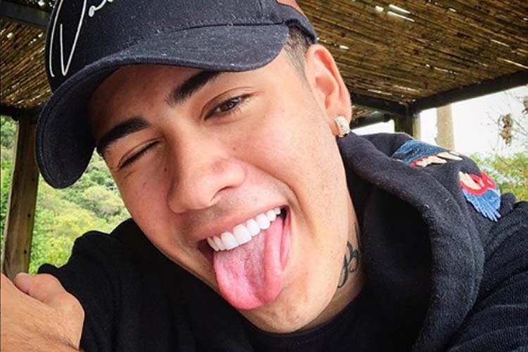 Kevinho aparece sem camisa e recebe elogios: ‘Maravilhoso’