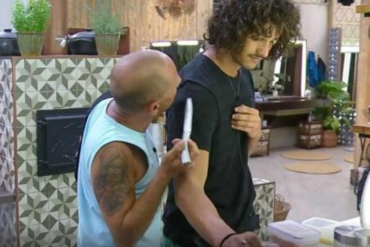“A Fazenda 10”: Rafael Ilha aponta faca para João Zoli