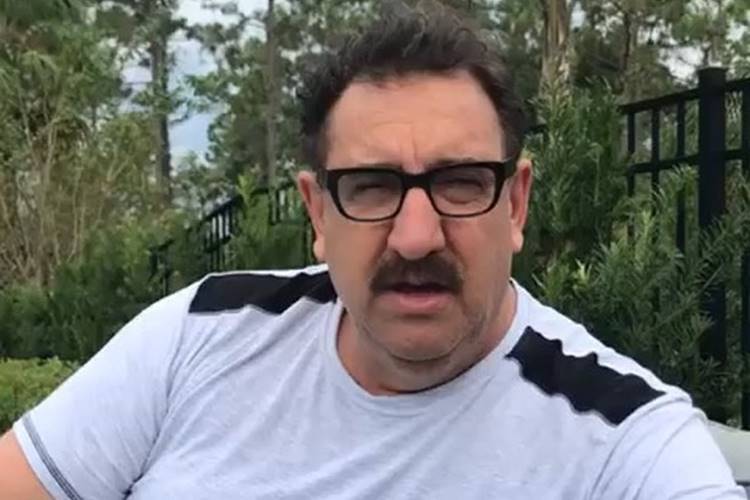 Ratinho exibe parte de sua mansão em Orlando nas redes sociais