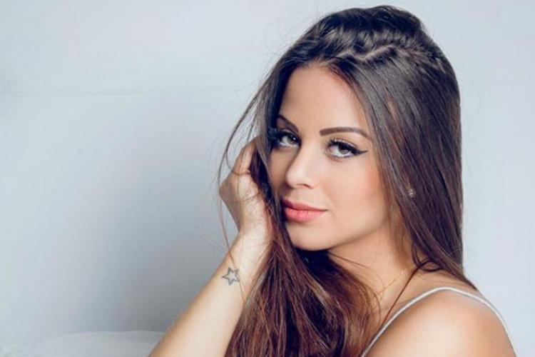 Em click raro, noiva de Eduardo Costa, Victória Villarim posa ao lado de irmã e a parabeniza