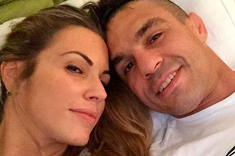 Vitor Belfort e Joana Prado comemoram 15 anos de casamento
