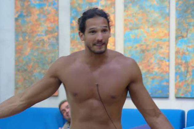 A Fazenda 10 - João Zoli (Reprodução/Playplus)