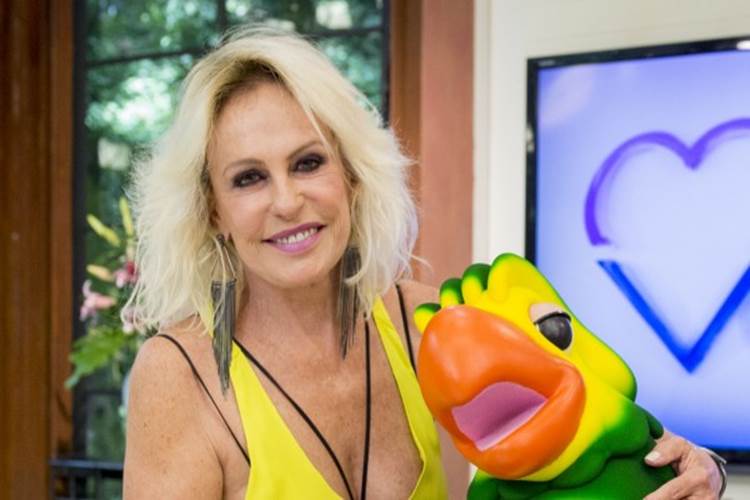 Ana Maria Braga confunde nome de repórteres e é corrigida por louro José
