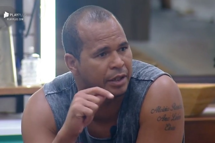 Em meio a confusão generalizada, Aloísio Chulapa acusa RecordTV de armar brigas em ‘A Fazenda’