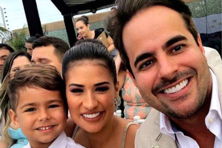 Marido e filho da cantora Simone curtem dia de folga enterrados na areia; confira