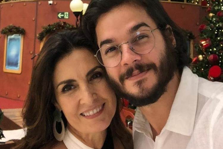 Fátima Bernardes viaja até o Recife para passar natal junto com o namorado