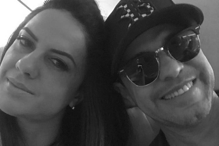 Com click ao lado de Graciele Lacerda, Zezé se declara: “Essa é minha parceira”