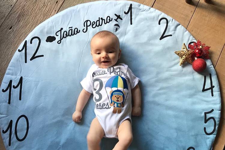 Milena Toscano comemora três meses do filho João Pedro: “Meu pacotinho”