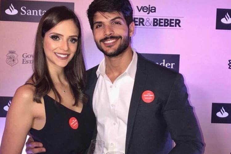 Ex-BBB Lucas Fernandes e a noiva Ana Vilela planejam casamento para o próximo ano