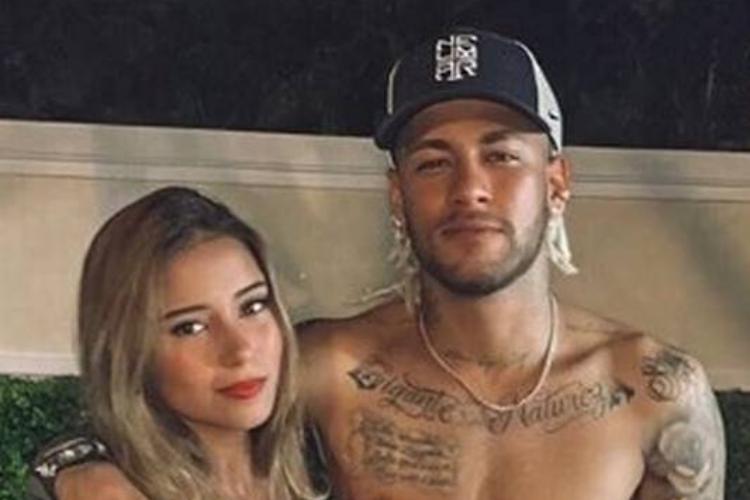 Fãs shippam Neymar com modelo brasileira