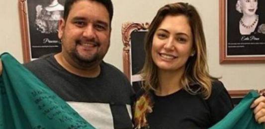 Michele Bolsonaro ao lado de amigo - Reprodução/Instagram