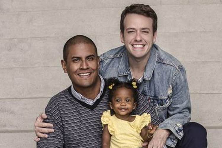 Ator global comemora primeiro natal ao lado do marido e filha: “Vai ser inesquecível”