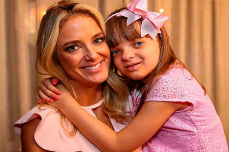 Ticiane Pinheiro fala sobre a carreira da filha e revela: “A gente respeita o tempo dela”