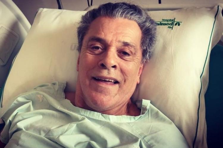 Após 45 cirurgias, ator tem alta de hospital