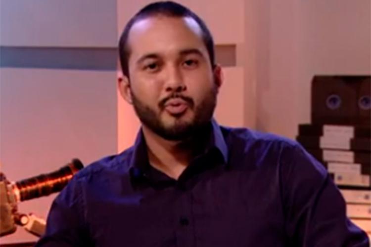 Repórter da Globo agride idoso em elevador