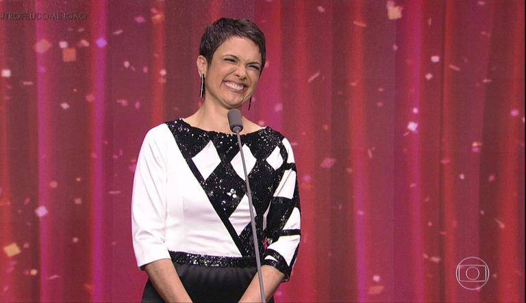 Vestido usado por Sandra Annenberg em premiação foi desenhado por rapaz autista