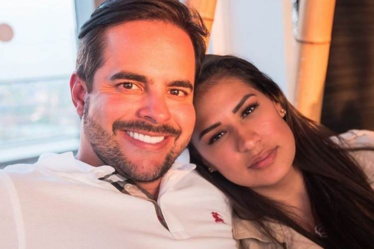 Sertaneja Simone se derrete em foto com o marido: “Meu grande amor”