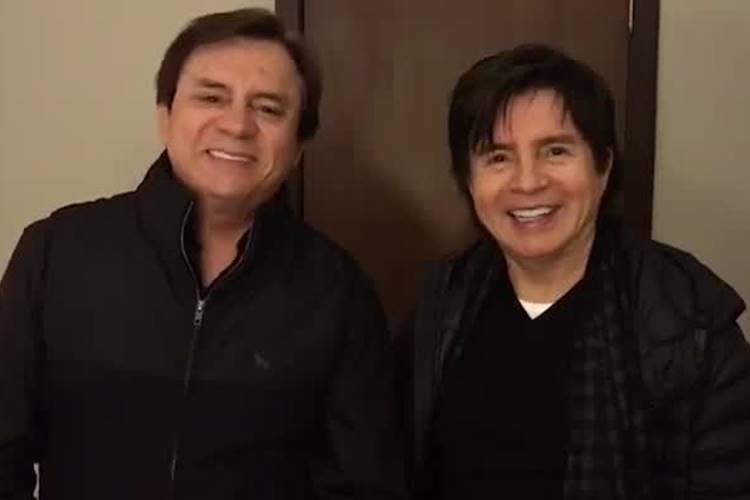 Dupla sertaneja Chitãozinho e Xororó surpreendem em click