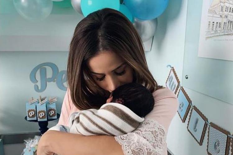 Ex-Panicat dá à luz ao primeiro filho