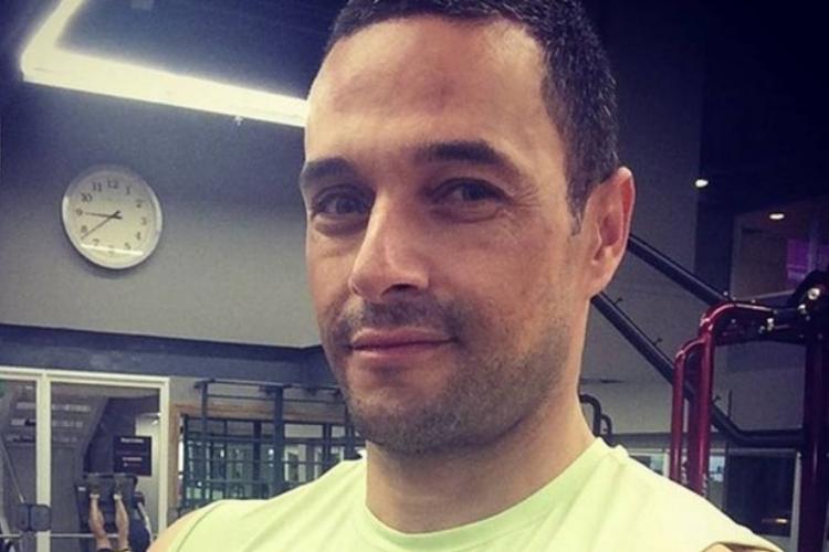 Por causa de rugas, repórter de Ana Maria Braga bate boca com seguidor