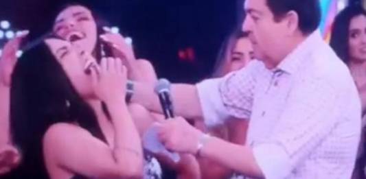 Faustão bate com microfone em bailarina - Reprodução/Instagram