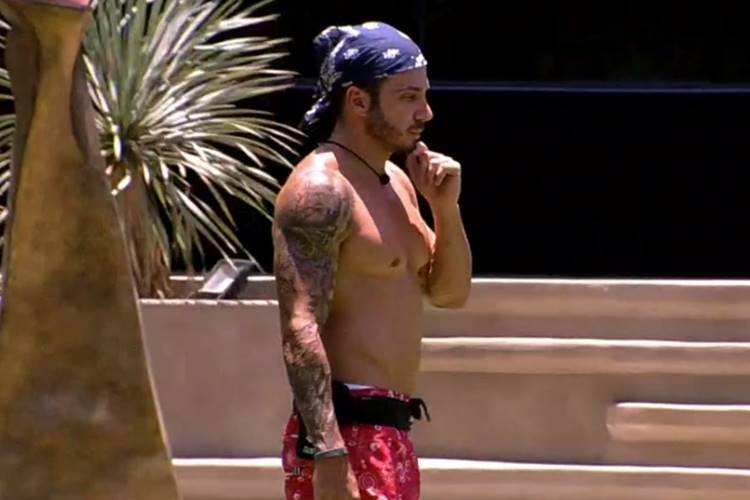 BBB19: Sozinho, Gustavo ensaia discurso de paredão e crava: “Eu vou ficar”