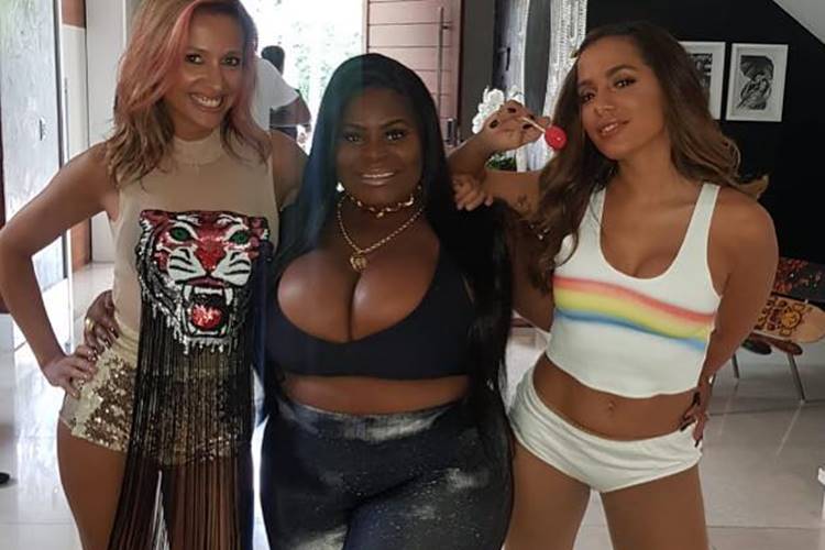 Anitta, Luisa Mell e Jojo Todynho curtem ensaio do Bloco das Poderosas