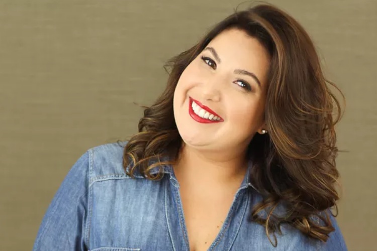 Mariana Xavier está faturando como “Jenifer”