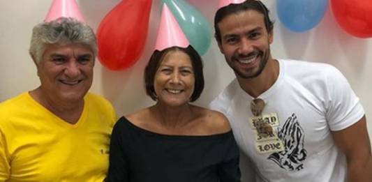 Mariano ao lado da mãe - Reprodução/Instagram