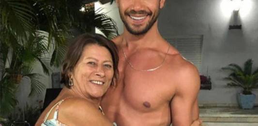 Mariano com a mãe - Reprodução/Instagram