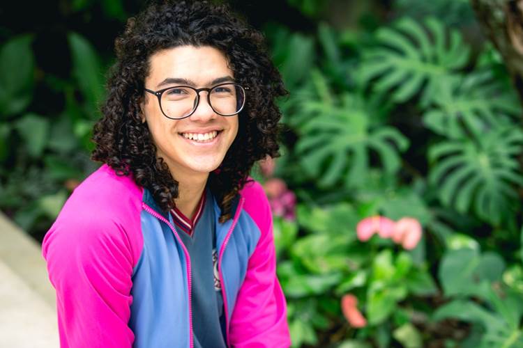 “Sofri muito bullying”, relembra ator de ‘Malhação’ sobre a adolescência