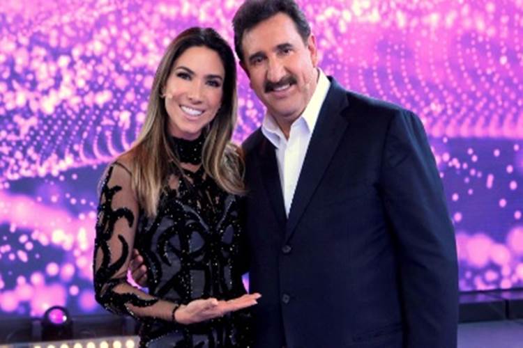 Ratinho janta com Patrícia Abravanel durante férias em Orlando