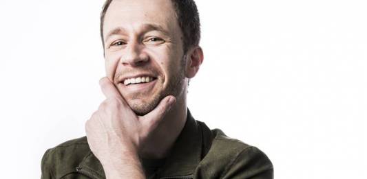 Tiago Leifert no comando do BBB19 (Globo/Sergio Zalis)