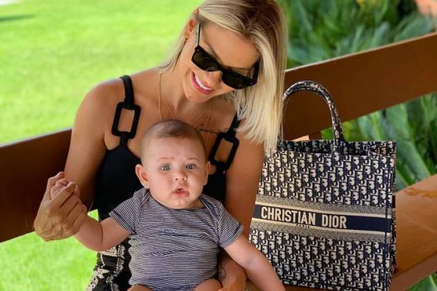 Andressa Suita e o filho Samuel