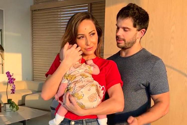 Duda Nagle flagra Sabrina Sato e Zoe dormindo e pose igual encanta a web