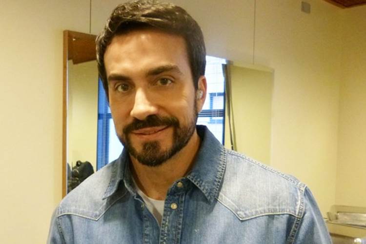 Padre Fábio de Melo ganha homenagem inusitada e se diverte com o resultado