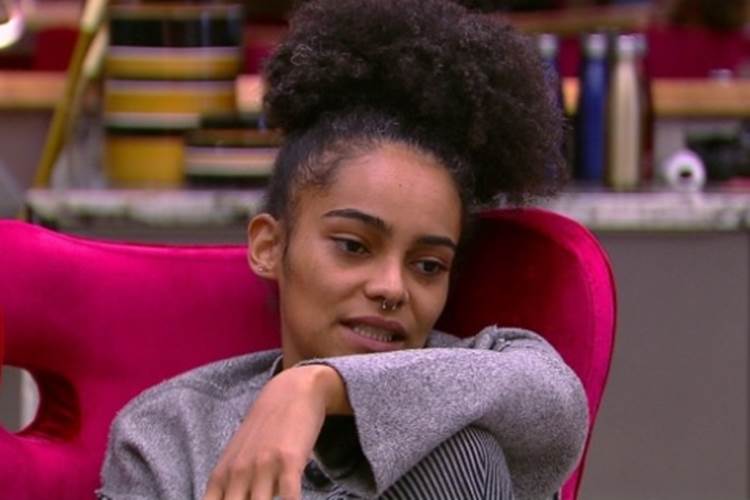 BBB19: Gabriela se machuca e recebe atendimento médico