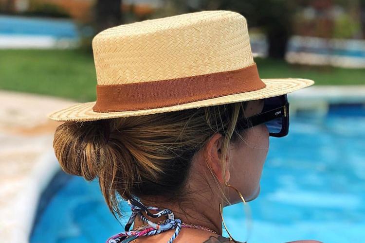 Ex-mulher de sertanejo aparece superproduzida em foto