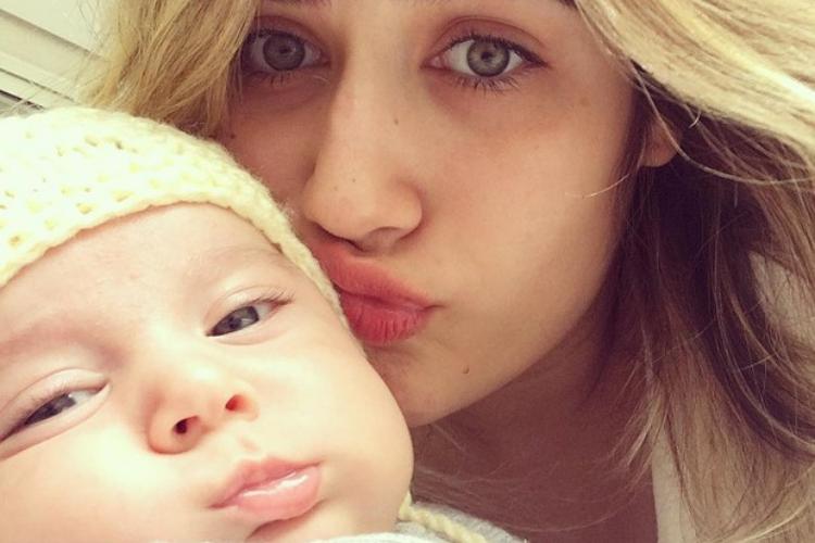 Filha de cantor sertanejo se desespera após ter que deixar o filho