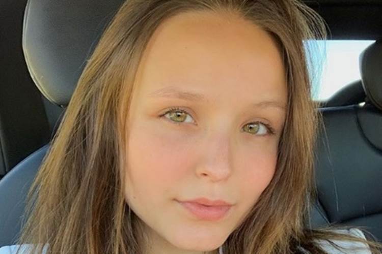 Larissa Manoela impressiona com aparência após treino pesado na academia