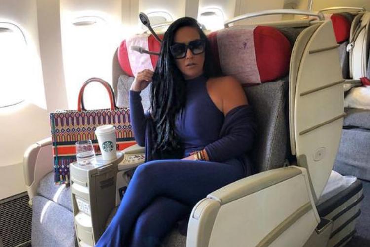 Mulher de sertanejo aparece deslumbrante em foto; veja