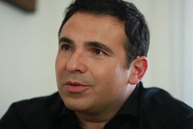 Reinaldo Gottino lamenta 1 ano da morte da irmã